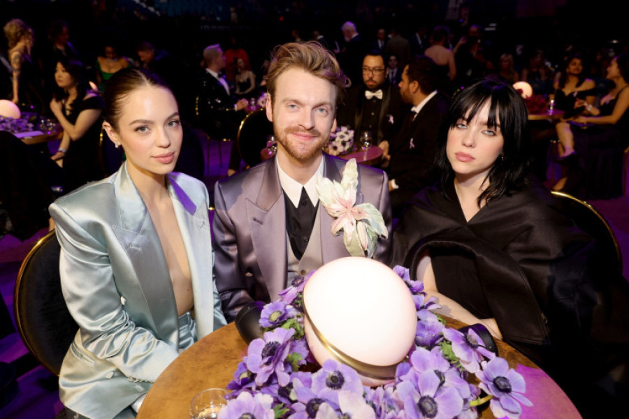 Billie Eilish, Finneas O’Connell și Claudia Sulewski
