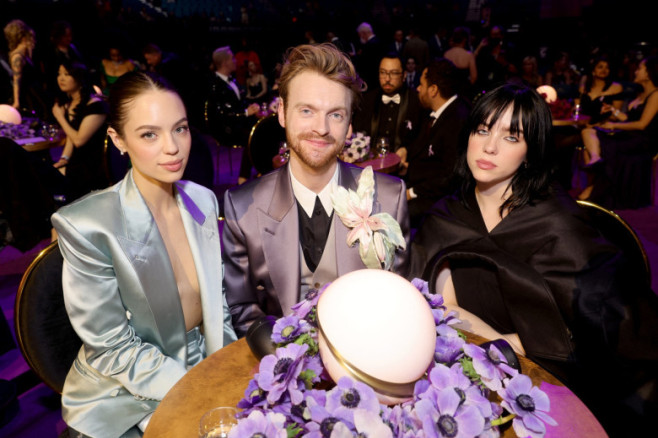 Billie Eilish, Finneas O’Connell și Claudia Sulewski