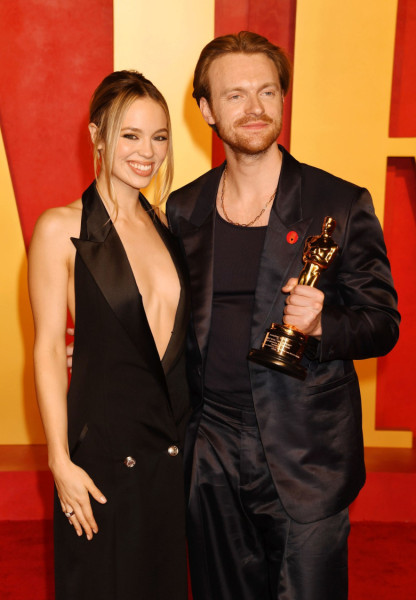 Finneas O’Connell și Claudia Sulewski