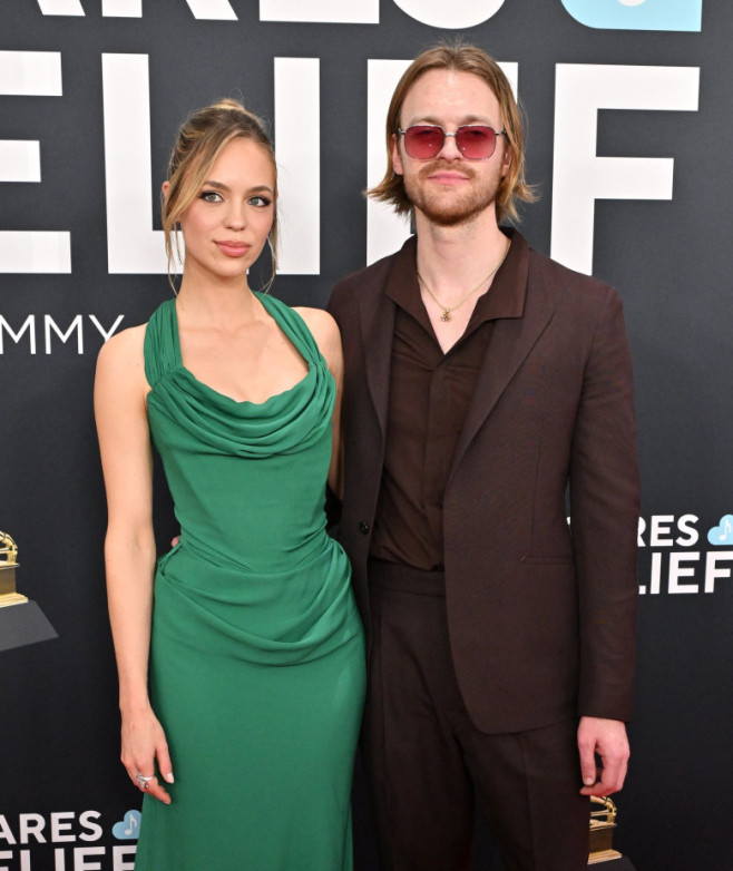Finneas O’Connell și Claudia Sulewski