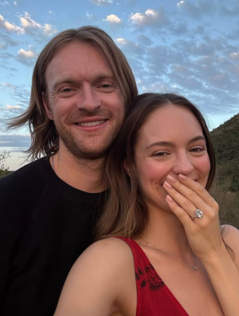finneas si claudia sulewski