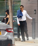 PREMIUM EXCLUSIVE: Harry Styles and Zoe Kravitz Meet up With Lenny Kravitz in New York City.