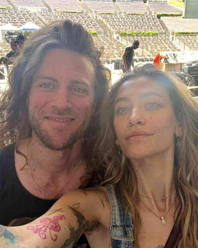 Celebrity Selfies