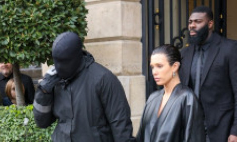 Kanye West, pus la zid de fani după ce a făcut publică o poză cu Bianca Censori: „Ce bărbat normal ar face asta?”