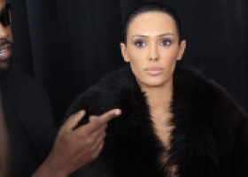 Toți ochii au fost pe ea. Bianca Censori, fotografiată în L.A., în micro pantaloni și top cu un decolteu imposibil de ignorat