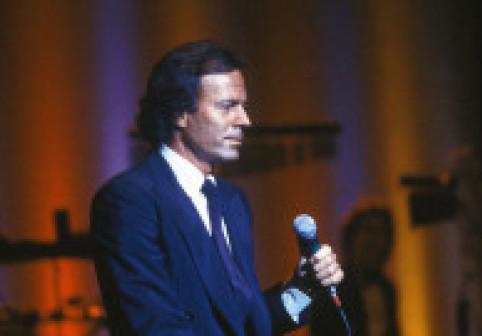 Cine va moșteni averea de sute de milioane de euro a lui Julio Iglesias. Are afaceri de succes, un avion de lux și chiar și o insulă
