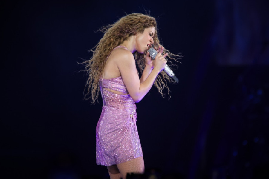 Shakira - Las Mujeres Ya No Lloran World Tour (Opening night)