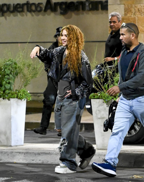 Shakira lands in Buenos Aires, Argentina