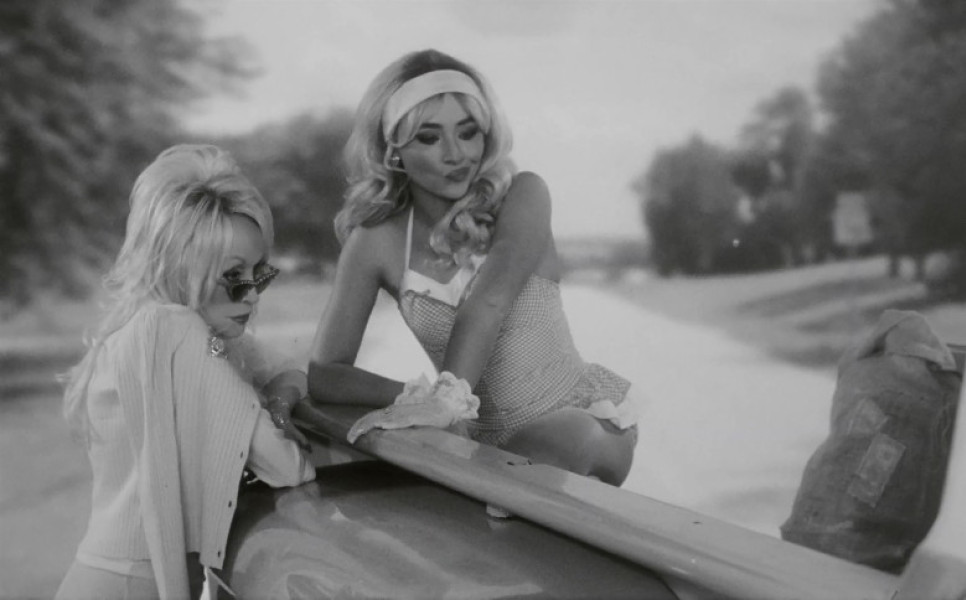 Dolly Parton și Sabrina Carpenter/ Profimedia