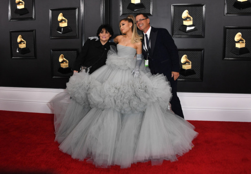 Ariana Grande împreună cu părinții ei/ Profimedia
