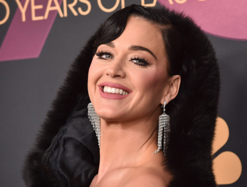 Los,Angeles,-,Apr,26:,Katy,Perry,Arrives,For,Carol