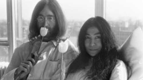 Fiul lui Yoko Ono și al lui John Lennon, despre iubirea părinților lui: "Când tata a murit, mama și-a tăiat părul. Nu a trecut peste"