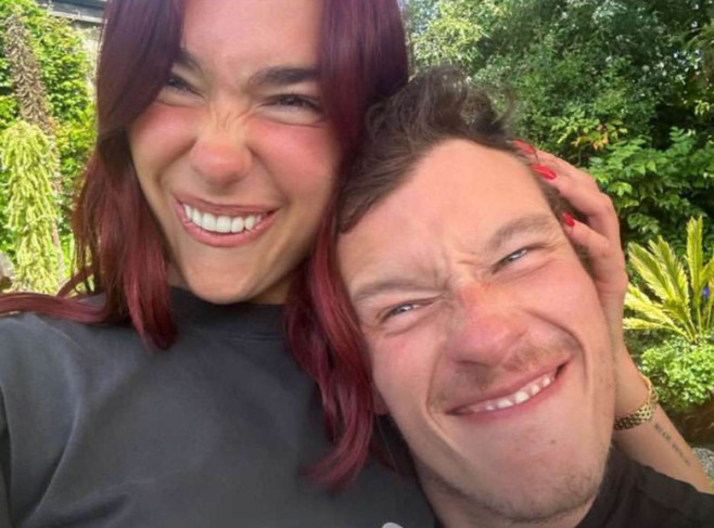Dua Lipa și Callum Turner/ Profimedia