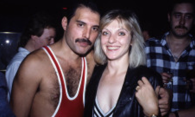 Cine este Mary Austin, care a fost la un pas de a se căsători cu Freddie Mercury și care a moștenit o mare parte din averea lui