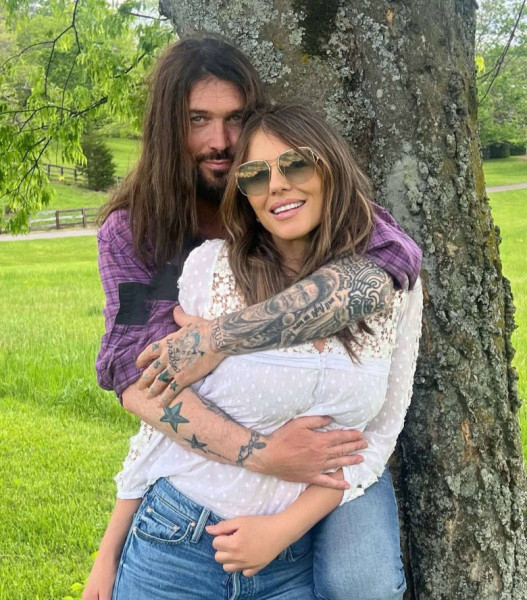 Elizabeth Hurley și Billy Ray Cyrus/ Foto: Instagram