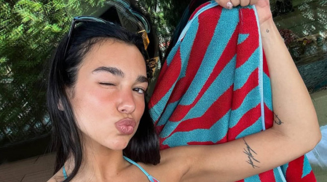 Celebrity Selfies