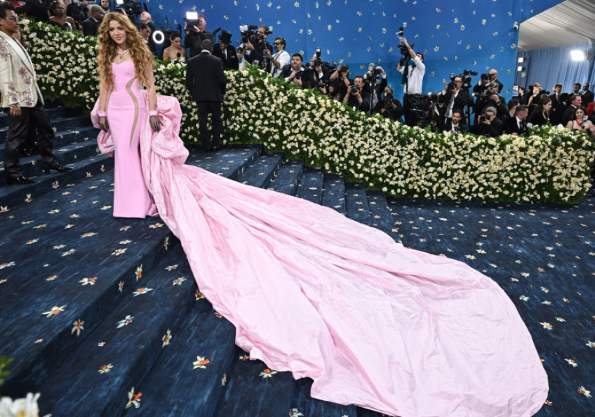 New York, USA. May 5th, 2025. Shakira at the 2025 Costume Institute Benefit Gala celebrating the opening of the exhibition Superfine, Tailoring Black Style. Held at The Metropolitan Museum of Art. Credit: Doug Peters/EMPICS/Alamy Live News