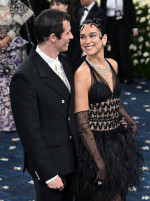 New York, USA. May 5th, 2025. Dua Lipa and Callum Turner at the 2025 Costume Institute Benefit Gala celebrating the opening of the exhibition Superfine, Tailoring Black Style. Held at The Metropolitan Museum of Art. Credit: Doug Peters/EMPICS/Alamy Live N
