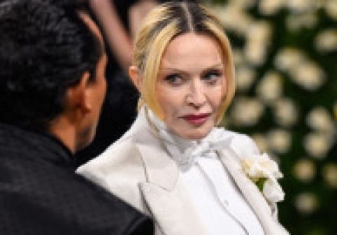 Ani la rând s-a spus că e de nerecunoscut, iar acum pare să fi renunțat la fillere. Madonna, apariția care i-a impresionat pe fani