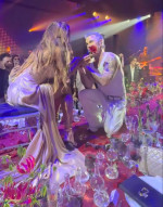 madalina ghenea si robbie williams (3)
