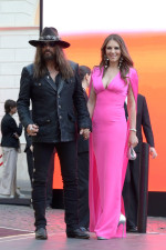 Elizabeth Hurley și Billy Ray Cyrus/ Profimedia