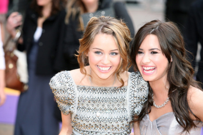 Demi Lovato și Miley Cyrus/ Profimedia