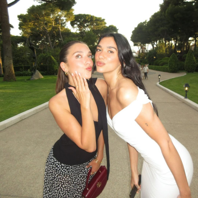 dua lipa si sora ei