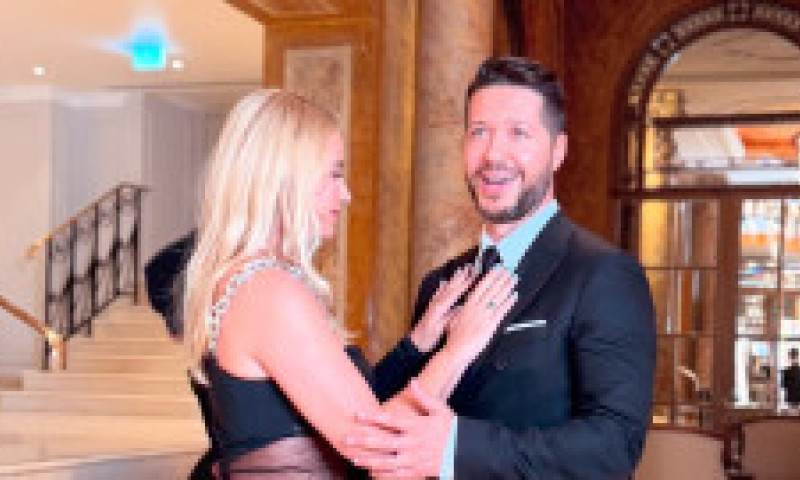 Soția lui Jorge are 52 de ani, dar e mult mai tânără și la chip, și la trup. Apariție superbă, de neignorat, la nunta lui Mihai Albu