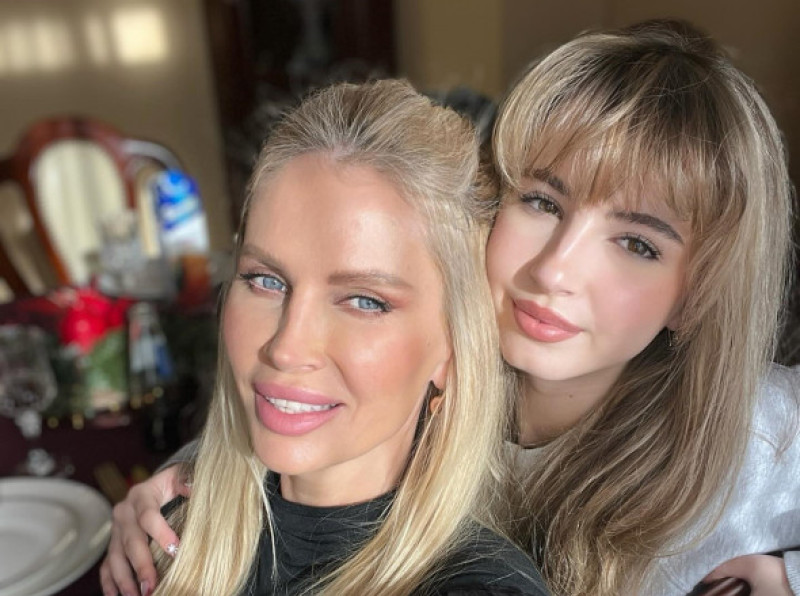 andreea banica si fiica ei (1)