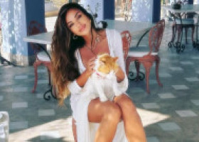 Mădălina Ghenea, apariție răvășitoare de ziua ei. Și-a sărbătorit aniversarea pe plajă, în costum de baie