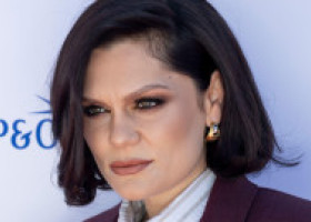 Jessie J, diagnosticată cu cancer la sân: „Voi dispărea o vreme”. Artista nu și-a pierdut simțul umorului nici acum