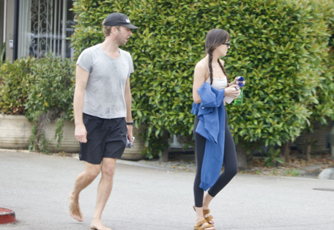 Chris Martin și Dakota Johnson