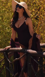 lili sandu in costum de baie (5)