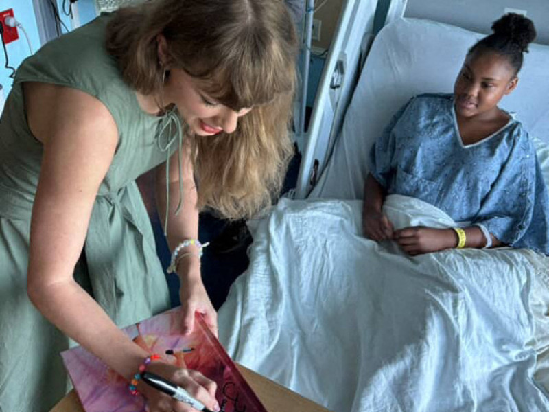 Taylor Swift visits children at Joe DiMaggio Children's Hospital in Hollywood, Florida.