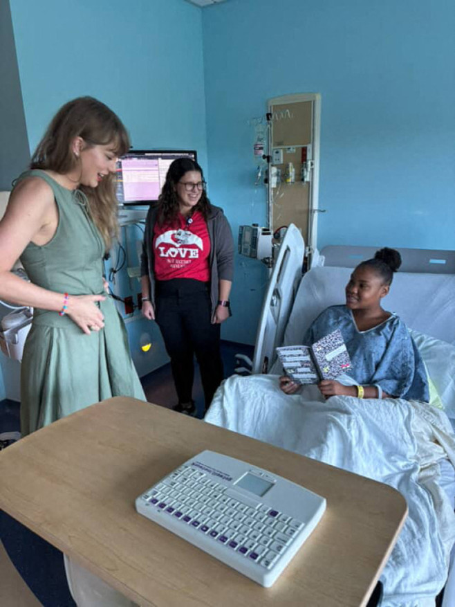 Taylor Swift visits children at Joe DiMaggio Children's Hospital in Hollywood, Florida.