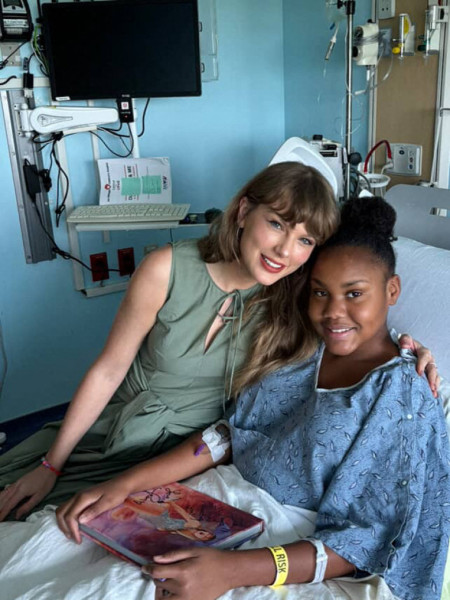 Taylor Swift visits children at Joe DiMaggio Children's Hospital in Hollywood, Florida.