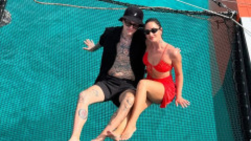 Demi Lovato, parada costumelor de baie în luna de miere, după ce a slăbit spectaculos. Și-a arătat multele tatuaje și noua siluetă