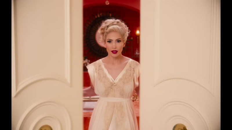 Jennifer Lopez stars in 'Kiss of the Spider Woman'