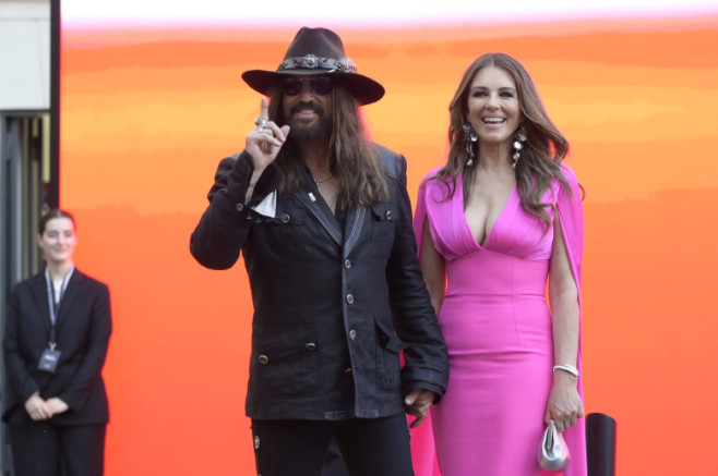 elizabeth hurley si billy ray cyrus