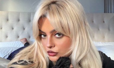 Bebe Rexha, apariție incendiară în costum de baie, în vacanță în Croația. Bronz, încredere în sine și distracție pe barcă