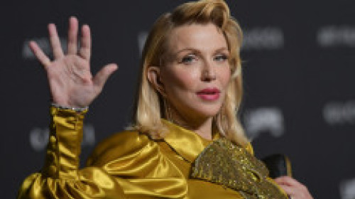 Courtney Love, la 60 de ani, face dezvăluiri despre iubirea secretă din viața ei: „Suntem mai degrabă prieteni cu beneficii”