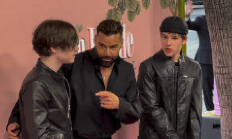 Tino, unul dintre gemenii lui Ricky Martin, cerere inedită pentru tatăl lui. Cum a reușit puștiul de 16 ani să-și cucerească fanii