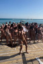 mel b in costum de baie