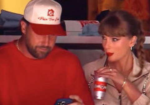 Travis Kelce, ajutat de garda de corp a lui Taylor Swift pentru un gest romantic. Cei doi au fost surprinși la o cină în New York
