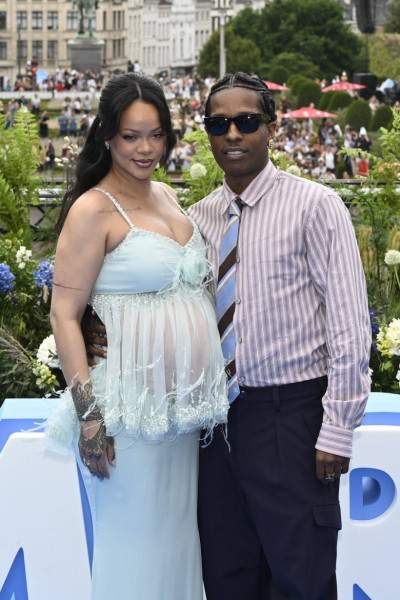 Smurfs, Rihanna și ASAP Rocky