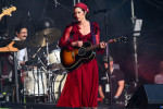 Somerset, UK. 27 June 2025. Gracie Abrams performing during the Glastonbury Festival at Worthy Farm in Somerset. Photo credit should read: Matt Crossick/Empics/Alamy Live News