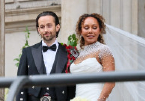 Mel B, fostă Spice Girls, s-a căsătorit pentru a treia oară. Soțul ei este cu 13 ani mai tânăr
