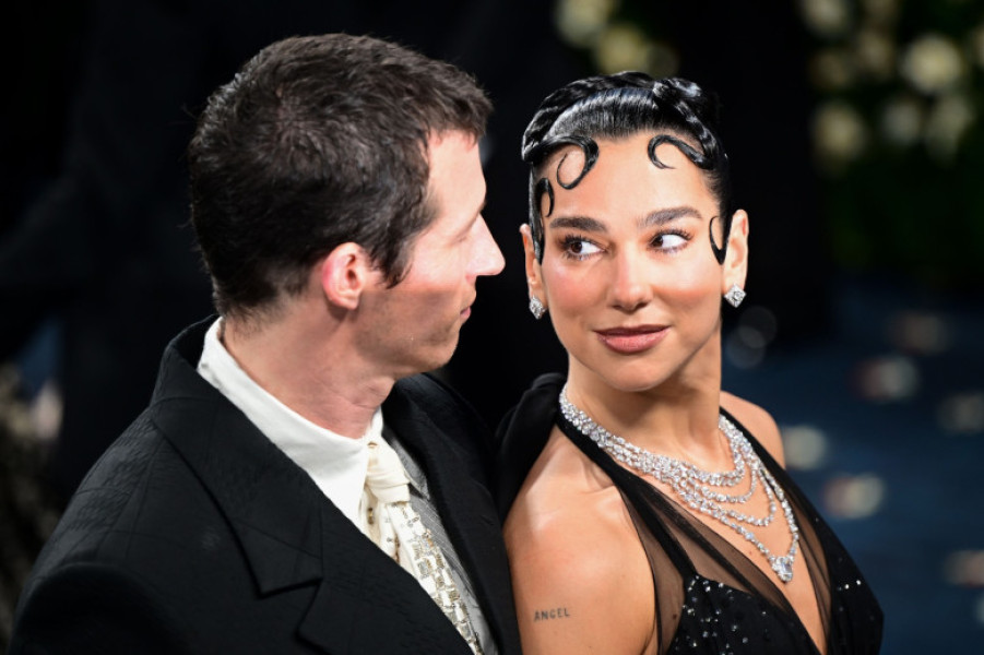 Dua Lipa și Callum Turner
