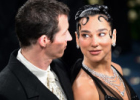 Callum Turner, sincer despre relația cu Dua Lipa: „Vreau să fim împreună pentru totdeauna”. Ce spune despre căsătorie