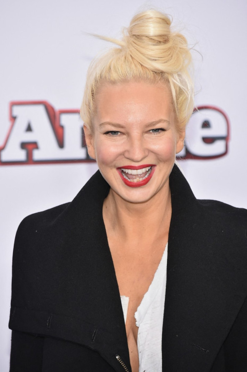 Sia (2)